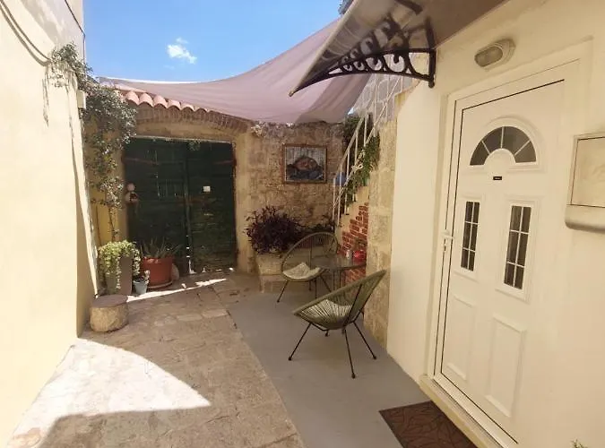 Lucy Lu Apartament *